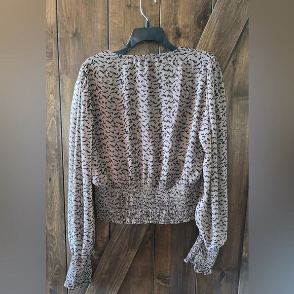 Talent Blouse Womens Size 1XL Brown Black Low V Neck Sheer Smocked Bottom Casual - Picture 6 of 8